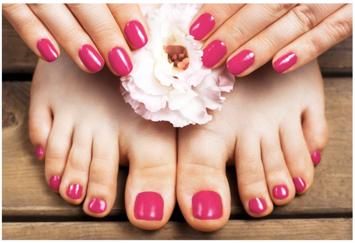 Manucure et pédicure mains et pieds assorti, Nails of Lolotte prothésiste ongulaire La Seyne-sur-Mer
